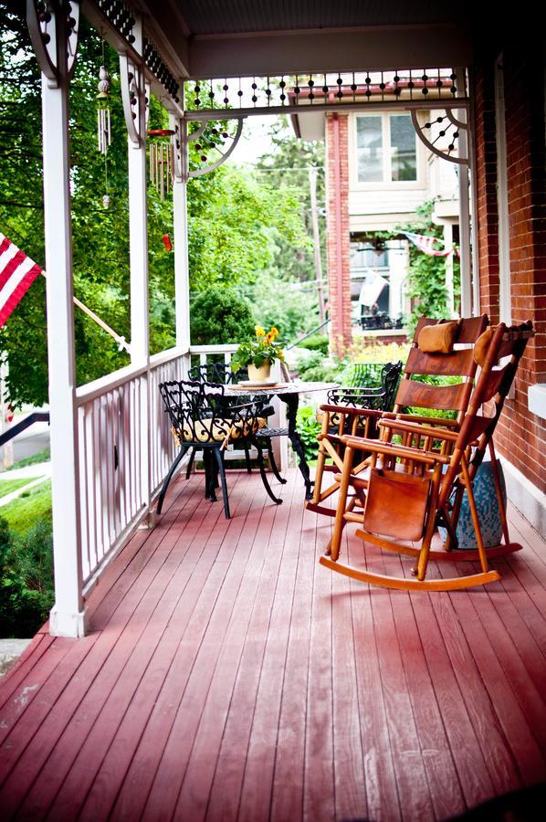 Parkville Main Street Inn מראה חיצוני תמונה